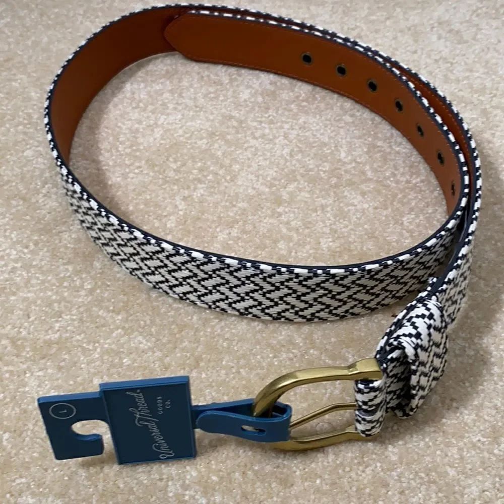 Women’s Patterned Belt Black Diagonal Size L NWT